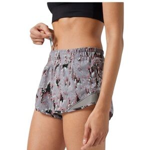 LULULEMON Hotty Hot Shorts Low Rise Size 8 Raceway Grey Black Mauve Mint NWT